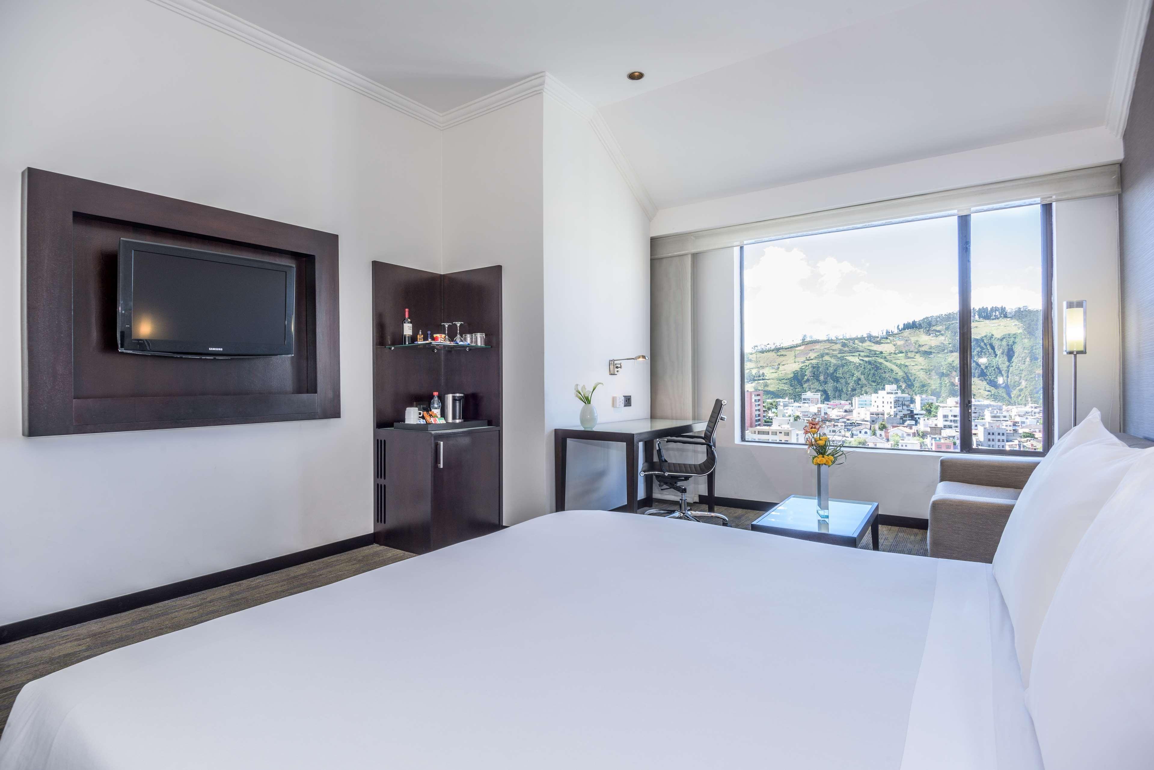Nh Collection Quito Royal Hotel Bagian luar foto