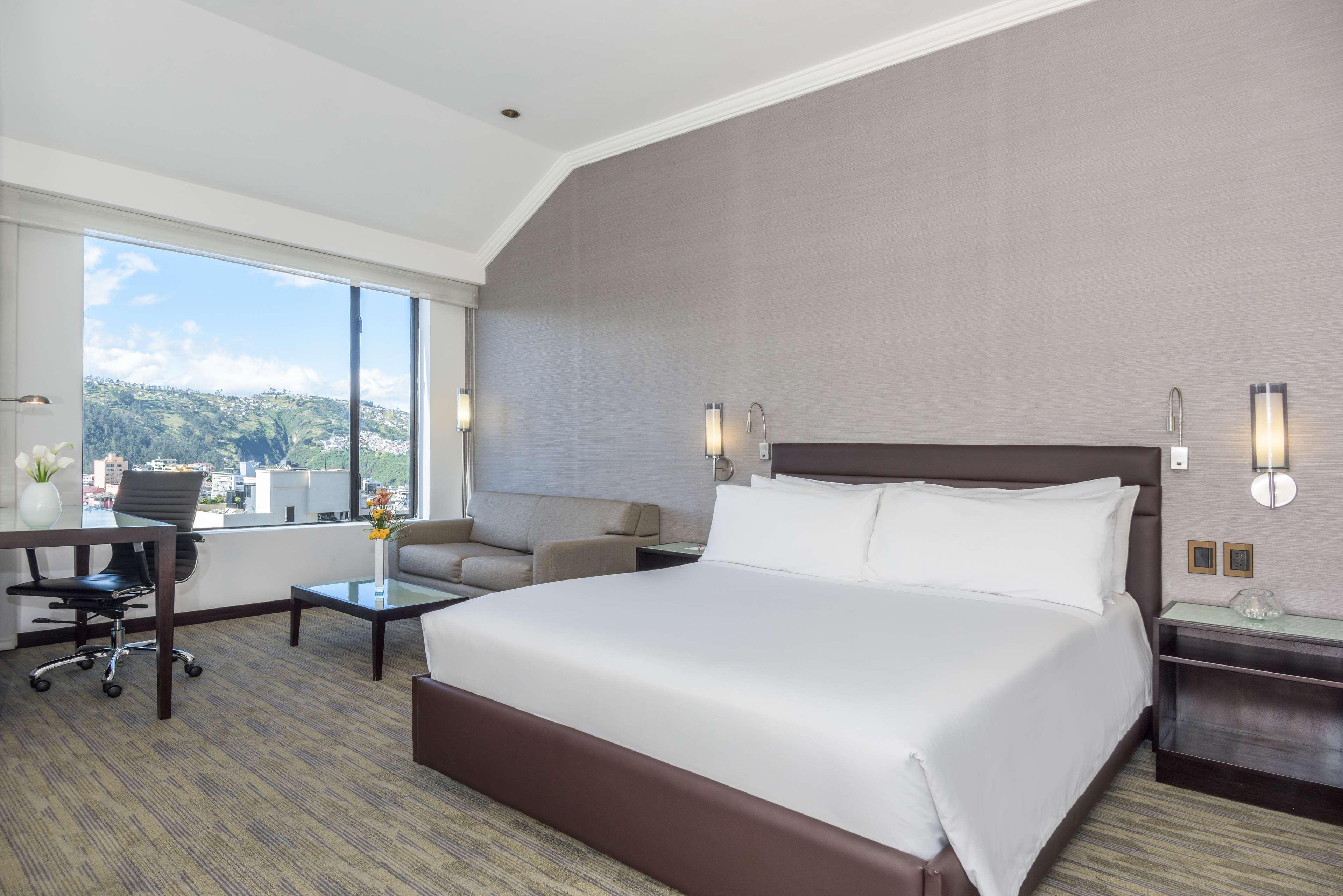 Nh Collection Quito Royal Hotel Bagian luar foto