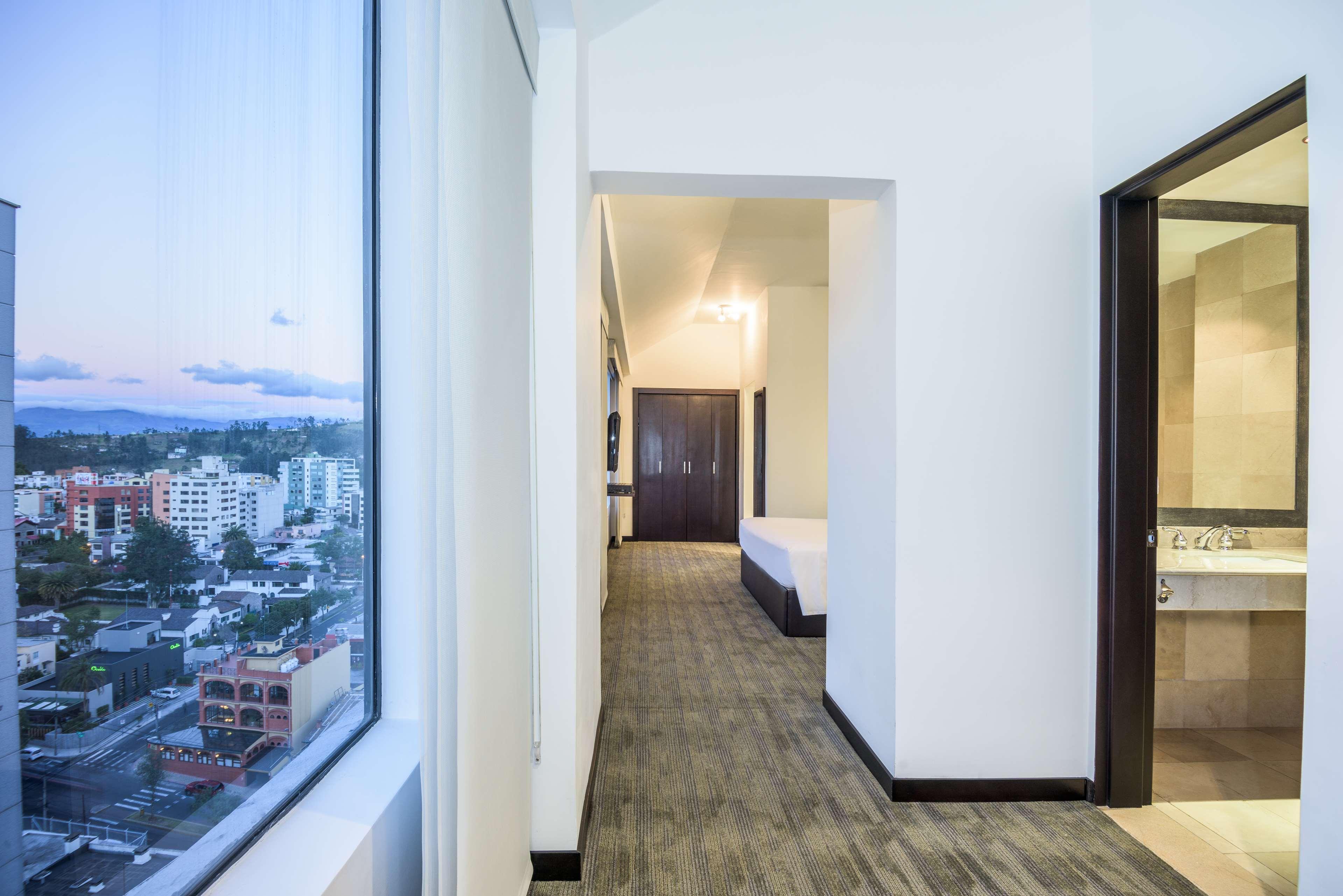 Nh Collection Quito Royal Hotel Bagian luar foto