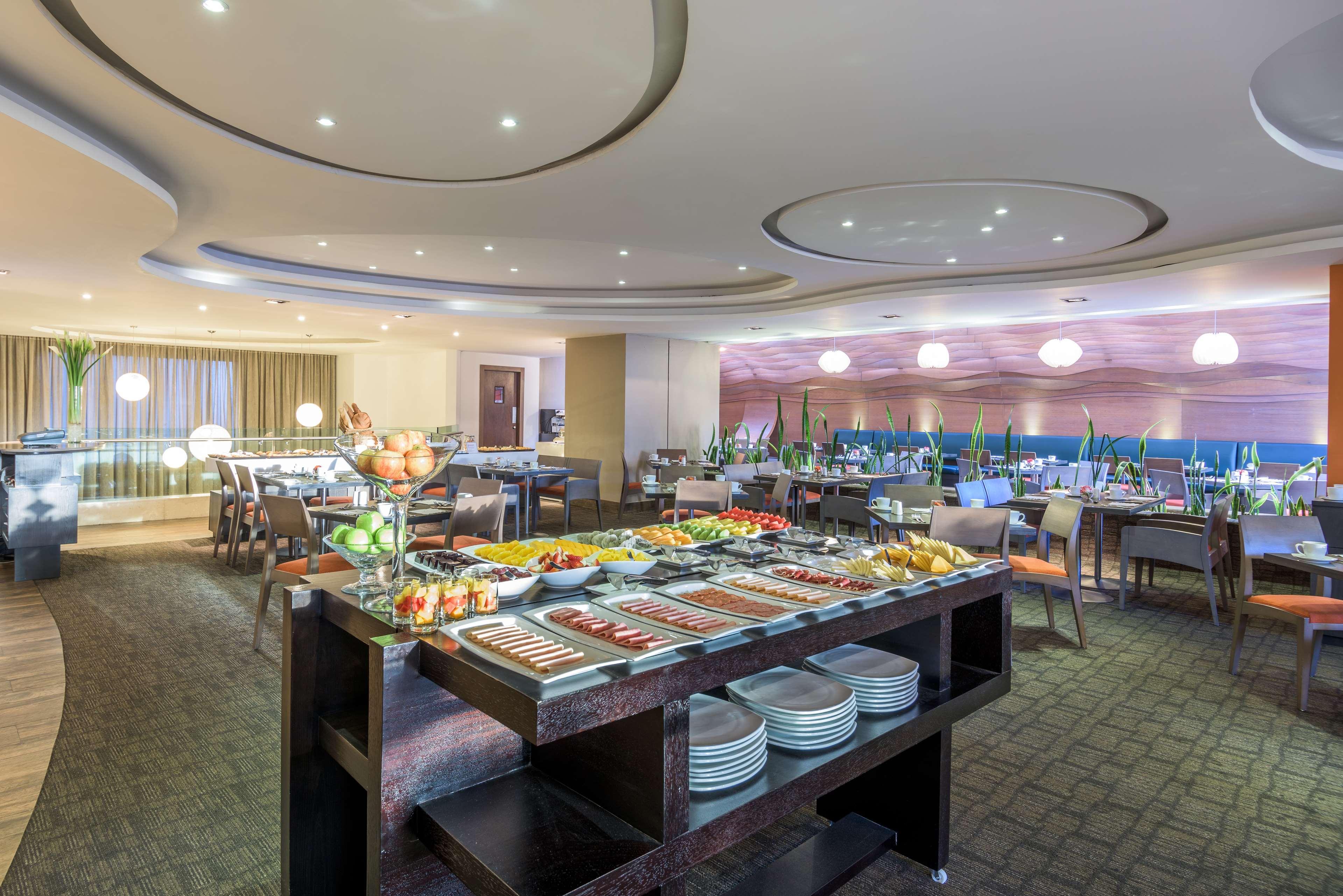Nh Collection Quito Royal Hotel Bagian luar foto