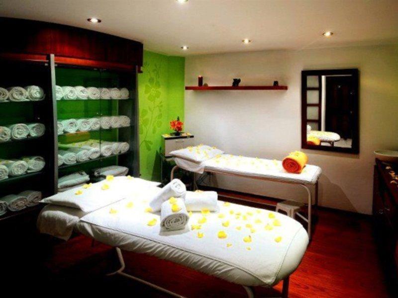 Nh Collection Quito Royal Hotel Bagian luar foto