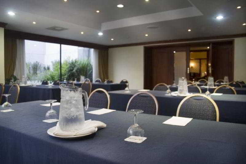 Nh Collection Quito Royal Hotel Bagian luar foto
